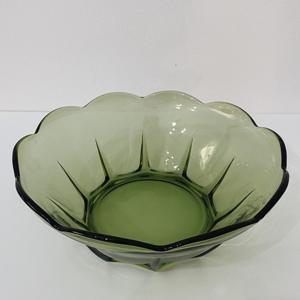 VTG Green Glass Wavy Flower Dish Bowl